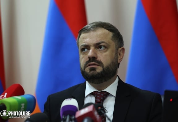 Երեկվա դրությամբ  ծիրանով բեռնված 626 մեքենա  հասել է ՌԴ,  363-ը՝  ճանապարհին է. Պապոյան