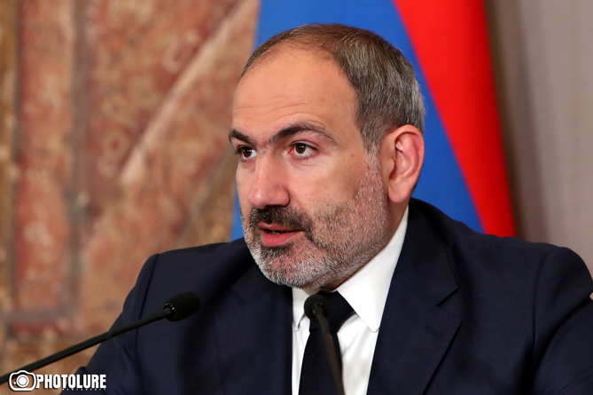  Пашинян в годовщину Великой победы упомянул о стоящих перед Арменией и Арцахом серьезных вызовах 