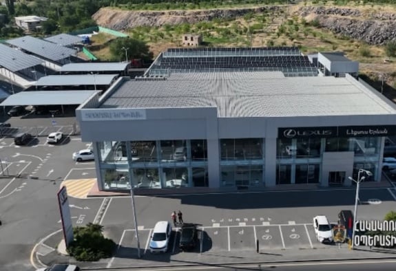 ՀՀ նախկին նախագահ Ռոբերտ Քոչարյանը, նրա որդին և ևս չորս անձ ձերբակալվել են ապօրինի գույք ձեռք բերելու գործով