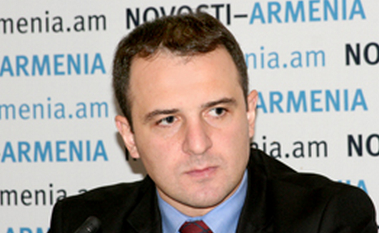 ՈւՇԱԴՐՈւԹՅՈւՆ ԶԼՄ–ՆԵՐԻՆ. «Նովոստի» միջազգային մամուլի կենտրոնում թուրքագետ Վահրամ Տեր–Մաթևոսյանը կներկայացնի 2013 թ. Հայաստանի արտաքին քաղաքական զարգացումները` Թուրքիայի համատեքստում