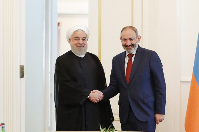 ՀՀ վարչապետն ու Իրանի նախագահը Պարսից ծոցը Սև Ծովին միացնելու տրանզիտային ուղիներին վերաբերող հարցեր են քննարկել