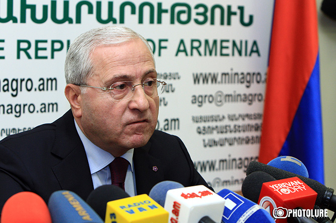Կորոնավիրուսից մահացել է գյուղատնտեսության նախկին նախարար Սերգո Կարապետյանը Կորոնավիրուսից մահացել է գյուղատնտեսության նախկին նախարար Սերգո Կարապետյանը