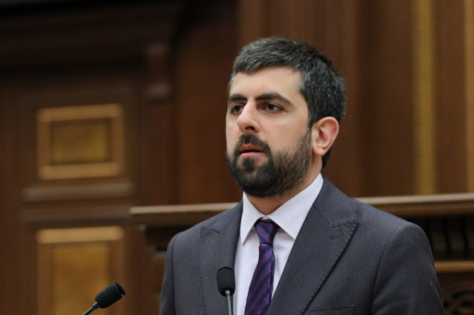 Հայաստանը չի քննարկում ՀԱՊԿ–ից և ԵԱՏՄ–ից դուրս գալու հարցը․ ԱԺ հանձնաժողովի նախագահ Հայաստանը չի քննարկում ՀԱՊԿ–ից և ԵԱՏՄ–ից դուրս գալու հարցը․ ԱԺ հանձնաժողովի նախագահ
