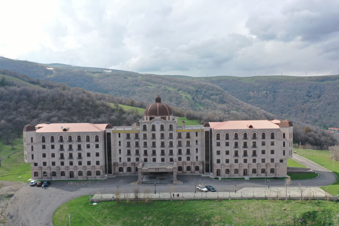 Второе рождение известной цахкадзорской гостиницы "Golden Palace": она трасформируется в первый в Армении Mercure (ФОТО)  