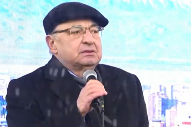 "Мы должны быть готовы восстанием взять власть": Манукян назвал два плана действий оппозиции (LIVE) "Мы должны быть готовы восстанием взять власть": Манукян назвал два плана действий оппозиции (LIVE)