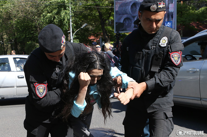 Полиция подвергла приводу 155 участников акций неповиновения в Ереване Полиция подвергла приводу 155 участников акций неповиновения в Ереване