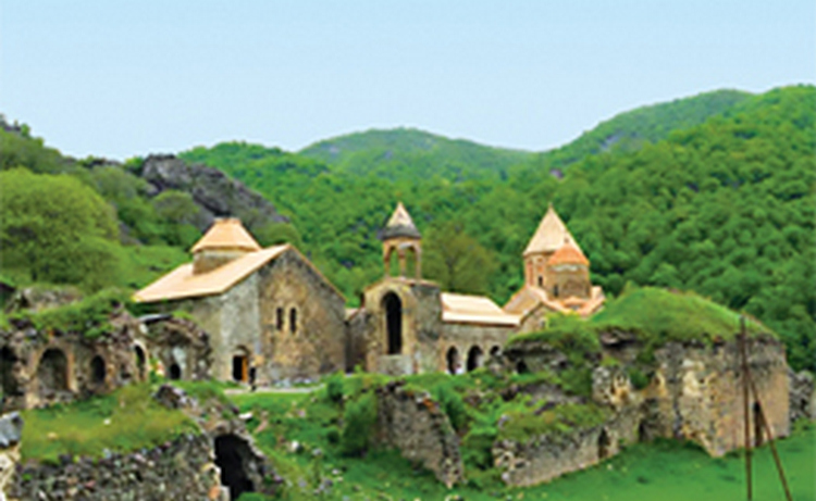 Книга «Арцах: сад армянской культуры и традиций» презентована в Штутгарте