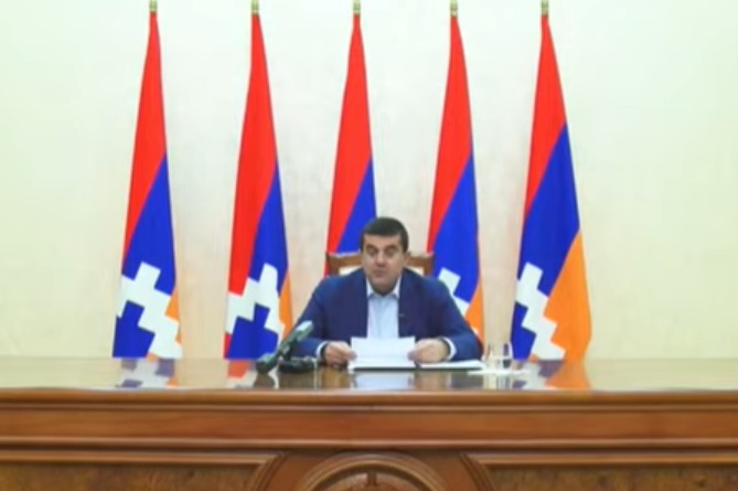 Президент Арцаха отозвал из НС проект поправок в Конституцию во избежание внутреннего раскола