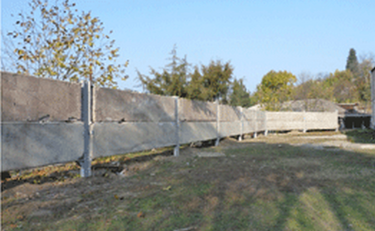 Защитная стена построена в приграничном армянском селе Беркабер на средства, собранные сотрудниками VivaCell-MTS 