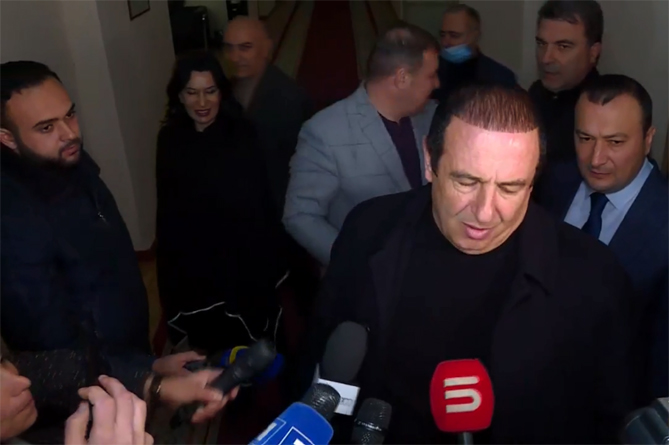 «Наша позиция не изменилась»: Гагик Царукян прибыл в парламент «Наша позиция не изменилась»: Гагик Царукян прибыл в парламент