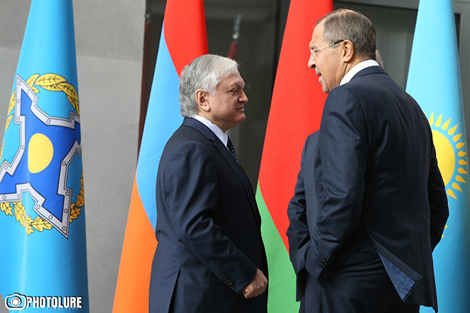 Главы МИД Армении и России обсудили вопрос урегулирования карабахского конфликта