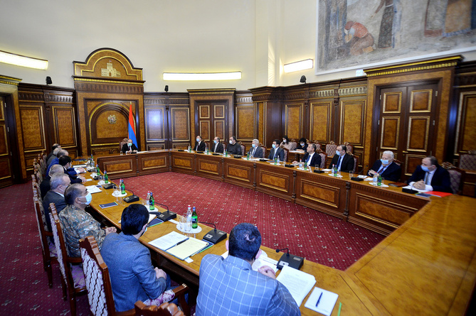 Կառավարությունում քննարկել են Հայաստանի Ռազմարդյունաբերության կոմիտեի զարգացման առաջնահերթություններն ու հեռանկարները