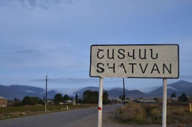 Ընկել են բնակելի տների վրա՝ այրելով դրանք. հրետակոծված գյուղերի բնակիչները մանրամասներ են հայտնել ՄԻՊ-ին Ընկել են բնակելի տների վրա՝ այրելով դրանք. հրետակոծված գյուղերի բնակիչները մանրամասներ են հայտնել ՄԻՊ-ին