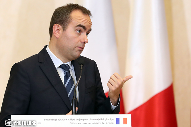 Никто не может критиковать армянскую армию за ее желание усилить обороноспособность - Лекорню Никто не может критиковать армянскую армию за ее желание усилить обороноспособность - Лекорню