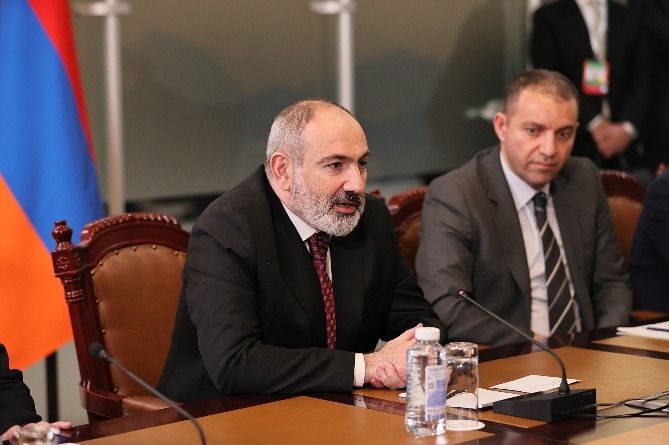 Пашинян заявил Мишустину о проблемах с безопасностью: Лачинский коридор не находится под контролем российских миротворцев (ВИДЕО)