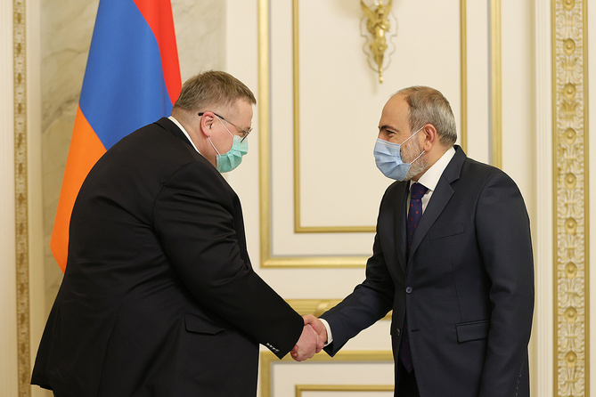  Пашинян указал Оверчуку на "отрицательное влияние заявлений Азербайджана, которые касаются коридоров" (ВИДЕО)