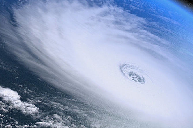 В трех штатах США введен режим ЧС, в Новом Орлеане - комендантский час из-за приближения шторма "Нэйт"