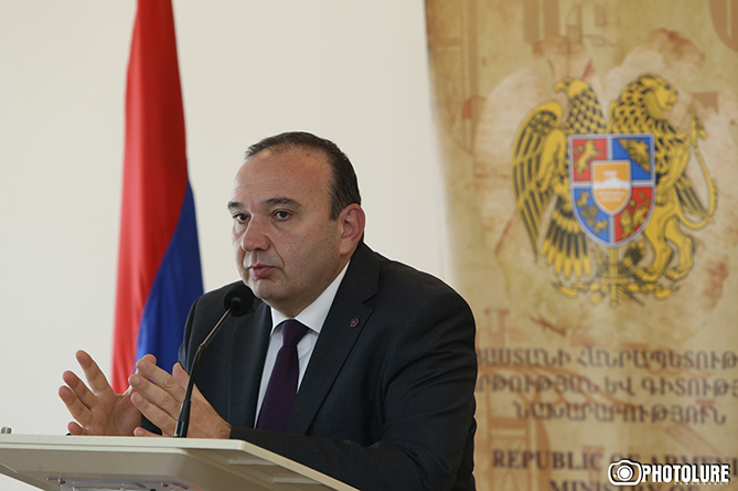 Լևոն Մկրտչյանը կոչ է արել քաղաքական գործիչներին «խղճալ» կրթական համակարգը նախընտրական քարոզարշավի ժամանակ Լևոն Մկրտչյանը կոչ է արել քաղաքական գործիչներին «խղճալ» կրթական համակարգը նախընտրական քարոզարշավի ժամանակ