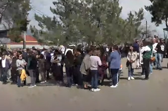  Жители села Воскепар в Тавуше собрались на срочную акцию протеста 