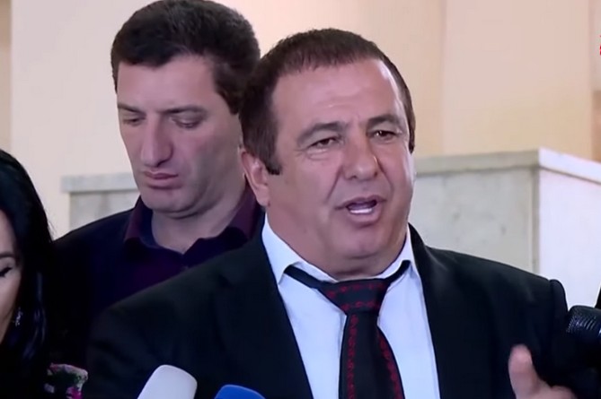 Գագիկ Ծառուկյանը շուտով դուրս կգա ԱԱԾ–ից (ՈւՂԻՂ) Գագիկ Ծառուկյանը շուտով դուրս կգա ԱԱԾ–ից (ՈւՂԻՂ)