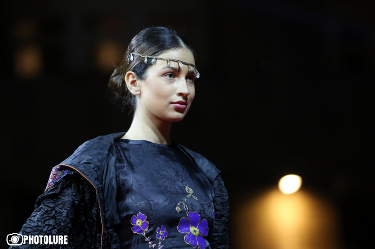Yerevan Taraz Fest 2018: старые традиции армянского костюма в современной интерпретации Yerevan Taraz Fest 2018: старые традиции армянского костюма в современной интерпретации