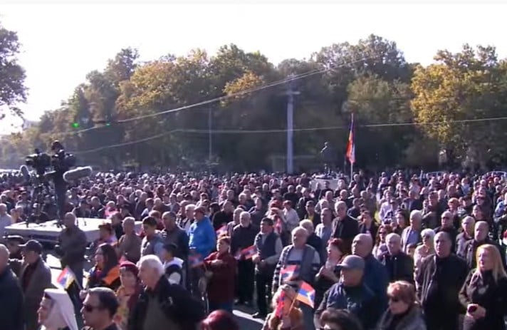 Митинг оппозиционного Движения сопротивления начался в Ереване Митинг оппозиционного Движения сопротивления начался в Ереване