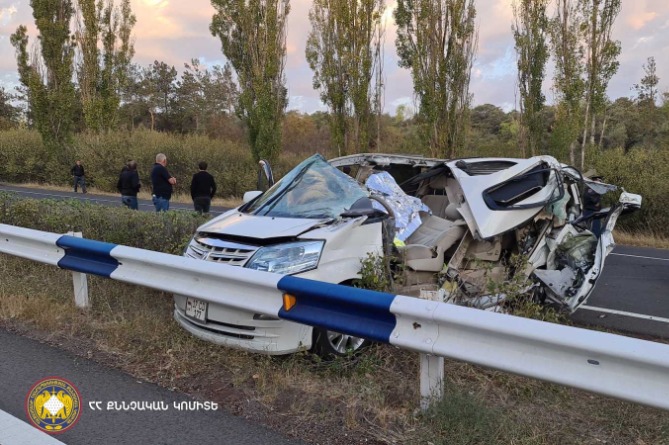 Երևան–Սևան ճանապարհին բախվել են Toyota–ն ու ЗИЛ–ը, Toyota–ի վարորդը տեղում մահացել է (ՖՈՏՈ, ՎԻԴԵՈ) Երևան–Սևան ճանապարհին բախվել են Toyota–ն ու ЗИЛ–ը, Toyota–ի վարորդը տեղում մահացել է (ՖՈՏՈ, ՎԻԴԵՈ)