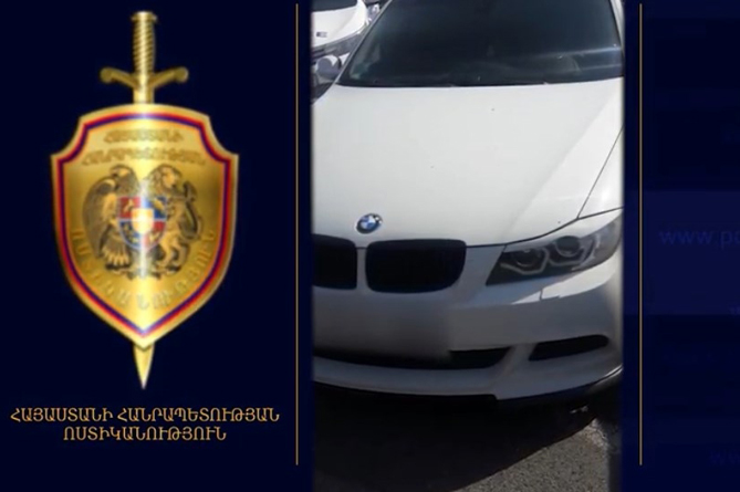 "BMW" в Ереване выехал на встречку и сбил женщину. Кадры вызвали резонанс в Сети (ВИДЕО)