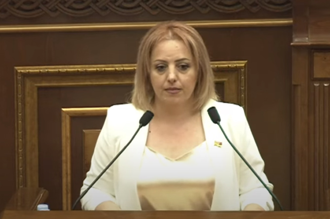 Депутатом от правящей партии вместо скончавшегося недавно Вигена Хачатряна стала Ануш Клоян