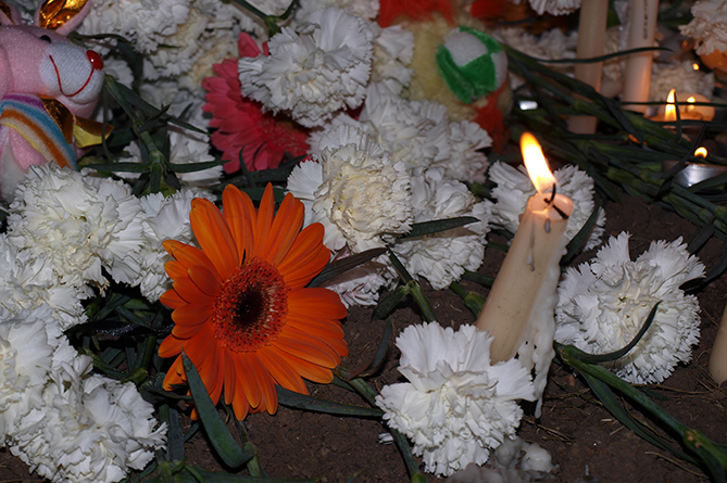 «Ֆրանսիայի համար» ակցիան Երևանում` Փարիզի ահաբեկության զոհերի հիշատակին-5