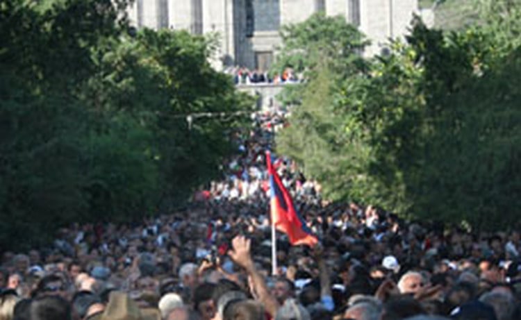 Երևանի քաղաքապետարանը դարձյալ ընդդիմությանը թույլ չի տվել հանրահավաքներ անցկացնել Ազատության հրապարակում և Մատենադարանի մոտ