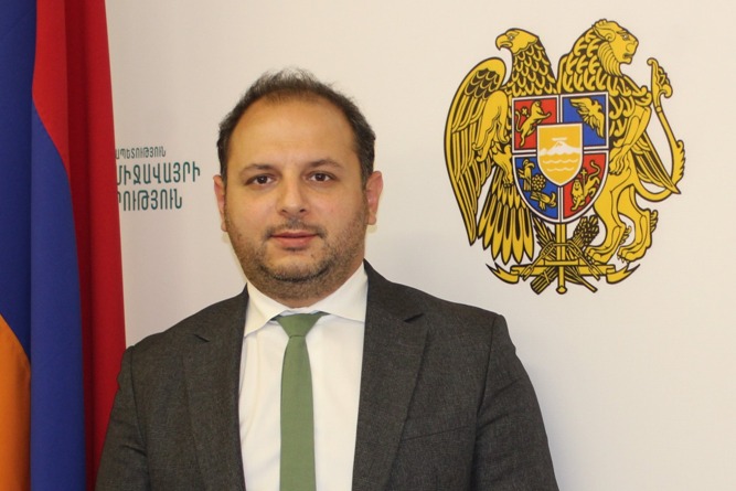 Замминистра окружающей среды Армении освобожден от должности. Он оставил заветы преемнику