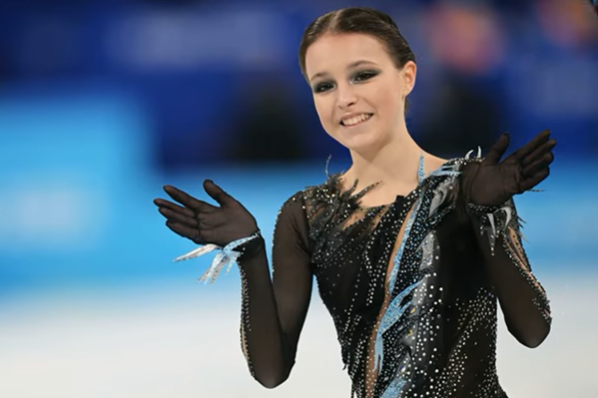 Анна Щербакова стала чемпионкой олимпиады (ВИДЕО)