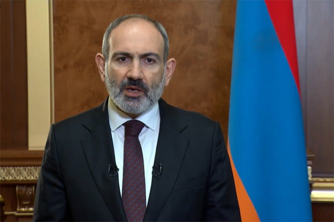 Ռուսաստանի և Ադրբեջանի նախագահների հետ ղարաբաղյան պատերազմը ժամը 01.00-ից դադարեցնելու մասին հայտարարություն եմ ստորագրել․ Փաշինյան Ռուսաստանի և Ադրբեջանի նախագահների հետ ղարաբաղյան պատերազմը ժամը 01.00-ից դադարեցնելու մասին հայտարարություն եմ ստորագրել․ Փաշինյան