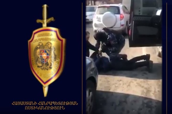 Криминальные авторитеты задержаны в Ереване, у них найдены наркотики и ножи (ВИДЕО)