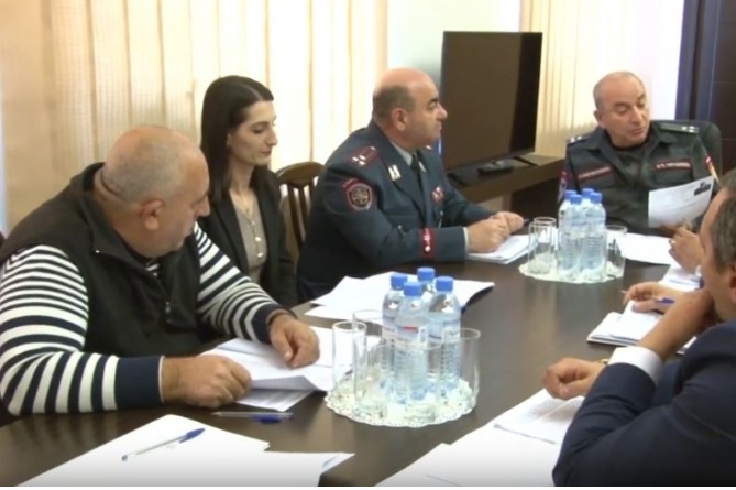 Ոստիկանության կարգապահական հանձնաժողովի նիստի արդյունքում որոշվել է երեք ոստիկանի ազատել ծառայությունից (ՎԻԴԵՈ)