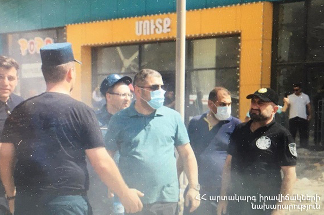 Главе МЧС Армении стало плохо. Он был на месте взрыва на ярмарке «Сурмалу» в Ереване Главе МЧС Армении стало плохо. Он был на месте взрыва на ярмарке «Сурмалу» в Ереване