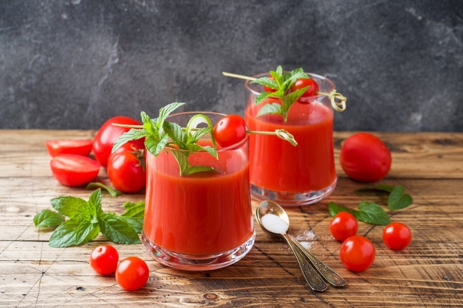 От семечек до томатного сока: названы продукты, разжижающие кровь