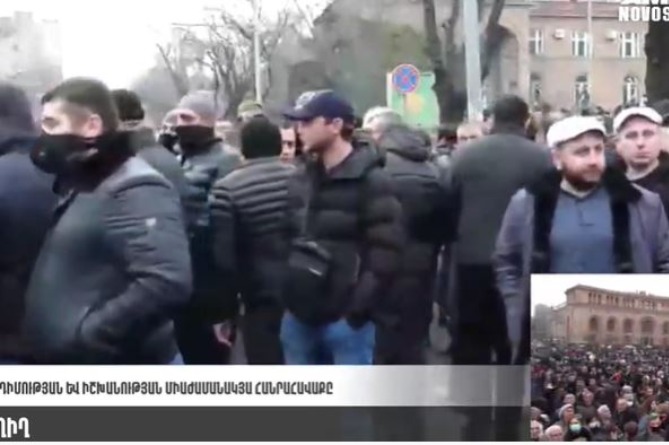 Митинг оппозиции стартовал в Ереване (LIVE)