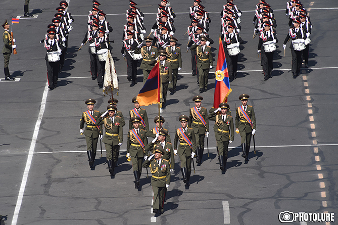 Армения отпраздновала 25-летие независимости беспрецедентным парадом-2