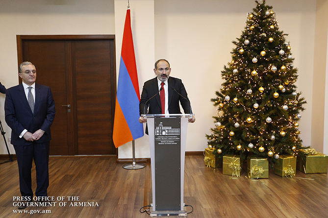 Որևէ կասկած չկա, որ ժողովրդավարությունից ՀՀ–ում չի կարող լինել որևէ շեղում. Փաշինյանը մասնակցել է ԱԳՆ–ում կազմակերպված ընդունելությանը (ՖՈՏՈ, ՎԻԴԵՈ) Որևէ կասկած չկա, որ ժողովրդավարությունից ՀՀ–ում չի կարող լինել որևէ շեղում. Փաշինյանը մասնակցել է ԱԳՆ–ում կազմակերպված ընդունելությանը (ՖՈՏՈ, ՎԻԴԵՈ)