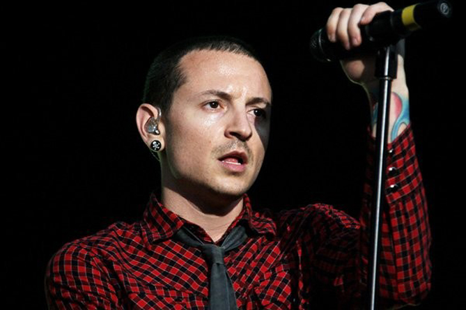 СМИ: лидер и основатель Linkin Park свел счеты с жизнью (ВИДЕО)