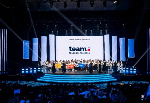 Team поддерживает общешкольную церемонию награждения «Koreez» уже четвёртый год подряд