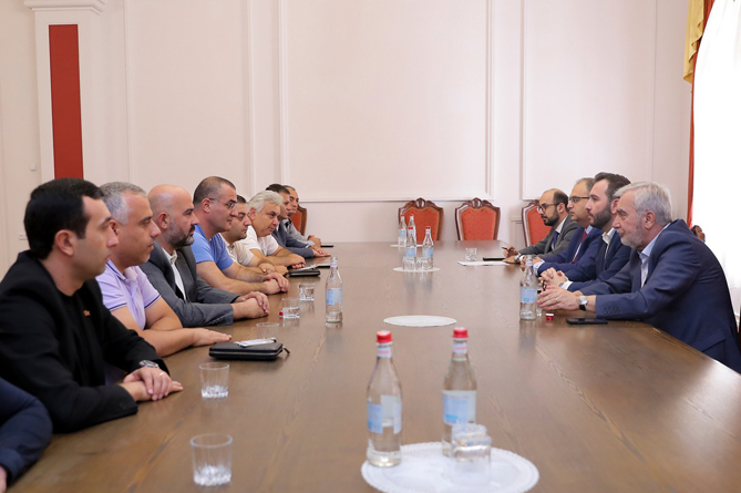 Депутаты из правящей партии Армении встретились с парламентариями Арцаха Депутаты из правящей партии Армении встретились с парламентариями Арцаха