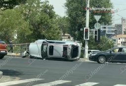 Խոշոր ավտովթար՝ Երևանում․ Honda–ն կողաշրջվել է․ կա վիրավոր