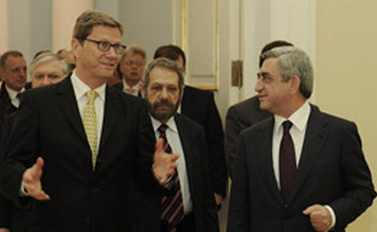 Президент Армении придает большое значение политическому диалогу с Германией