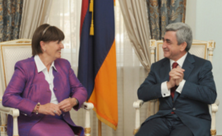 Саргсян высоко оценил многолетнее содействие баронессы Кокс Армении и НКР