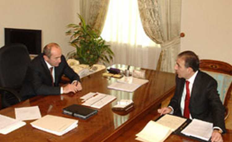 Մաքսային հավաքագրումների 2007թ. արդյունքների համաձայն նախատեսված 188,1 մլրդ դրամի փոխարեն կանխատեսվում է տարին ավարտել մոտ 209 մլրդ դրամ ցուցանիշով Մաքսային հավաքագրումների 2007թ. արդյունքների համաձայն նախատեսված 188,1 մլրդ դրամի փոխարեն կանխատեսվում է տարին ավարտել մոտ 209 մլրդ դրամ ցուցանիշով