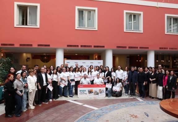 Около 50 сотрудников Team отправились в европейское турне (ВИДЕО)