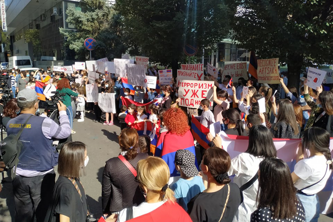 Կանայք Երևանում` ադրբեջանա–թուրքական ահաբեկչության հարցում աշխարհի լռության դեմ-2
